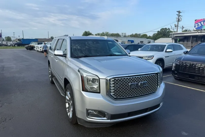 2016 Gmc Yukon XL Denali photo 1