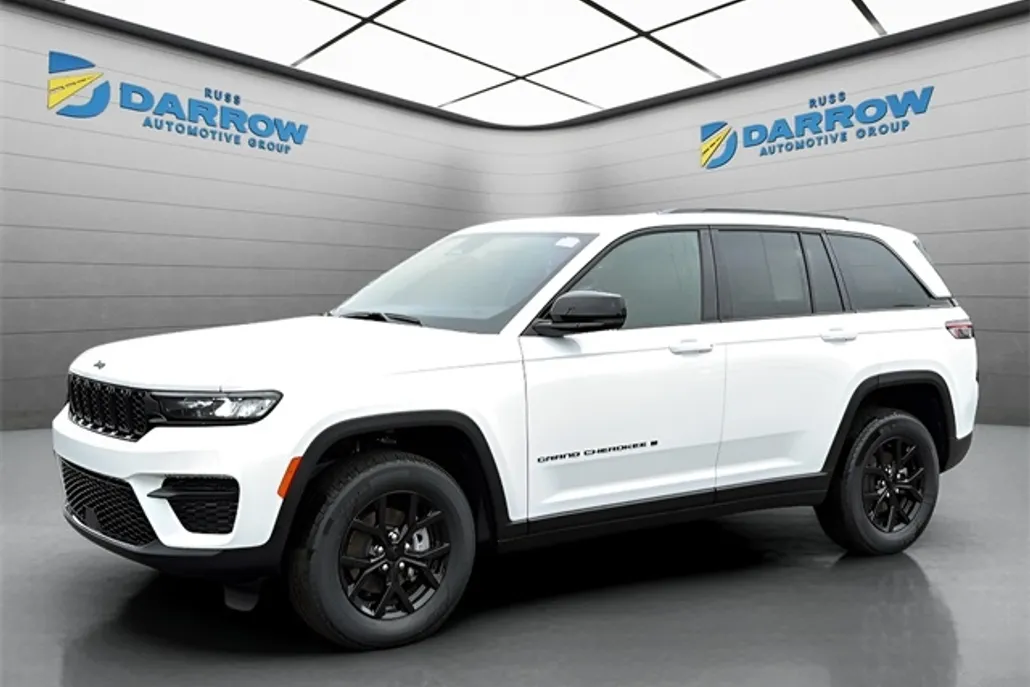 2025 Jeep Grand Cherokee Laredo Altitude photo 1