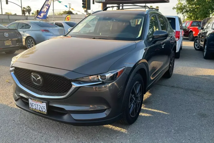 2018 Mazda CX-5 Touring photo 1