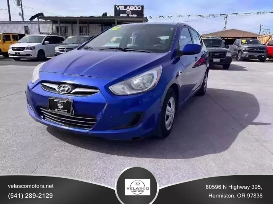 2012 Hyundai Accent GS photo 1