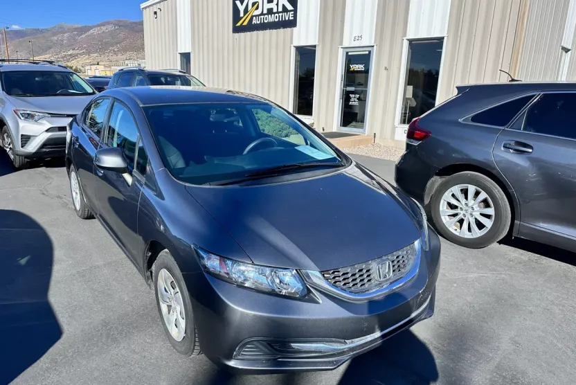 2013 Honda Civic LX photo 1