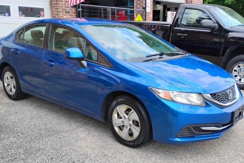 2013 Honda Civic LX photo 1