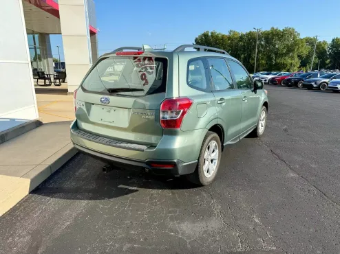 2016 Subaru Forester 2.5i photo 4