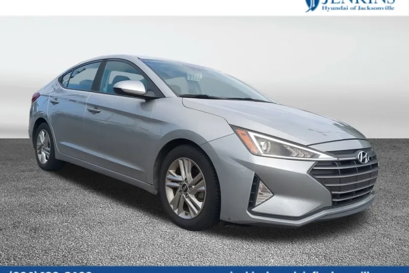 2020 Hyundai Elantra SEL photo 1