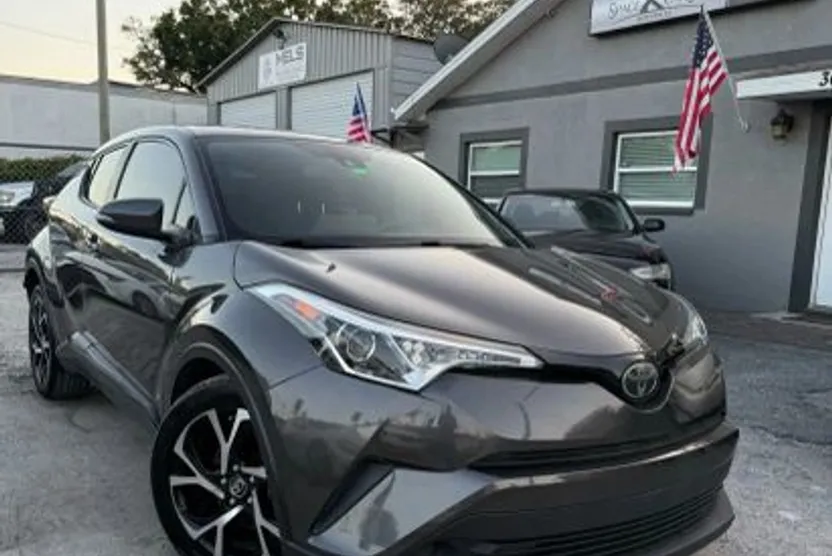 2019 Toyota C-HR XLE Limited photo 1