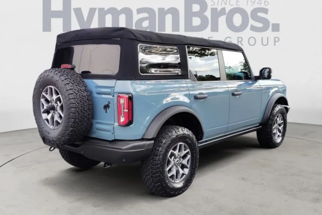 2022 Ford Bronco Badlands photo 1