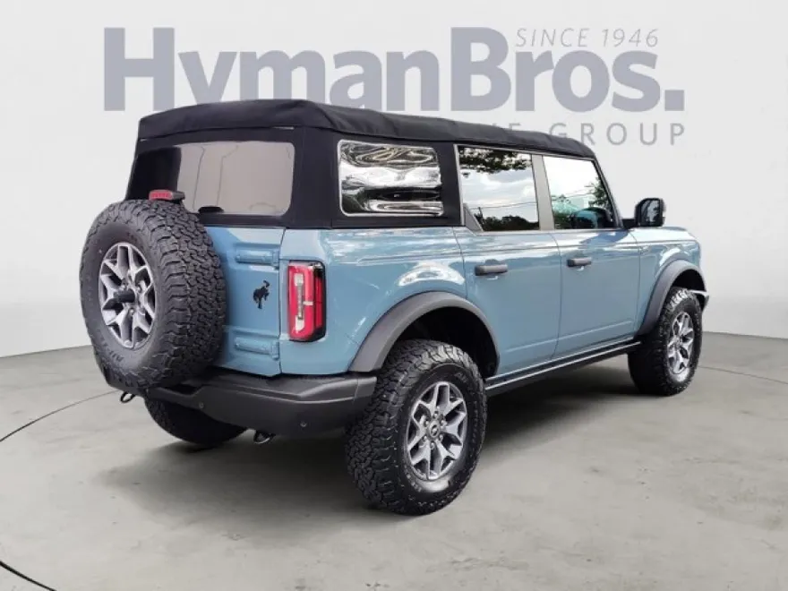 2022 Ford Bronco Badlands photo 1