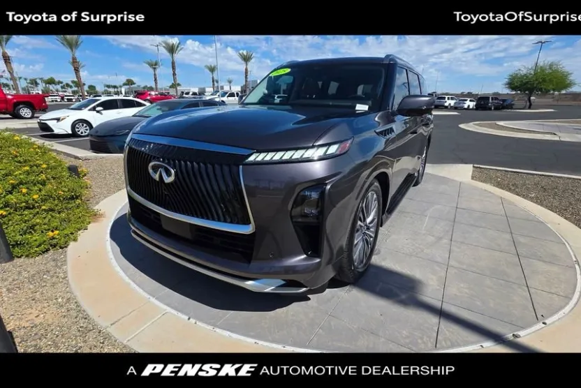 2025 Infiniti QX80 Luxe photo 1