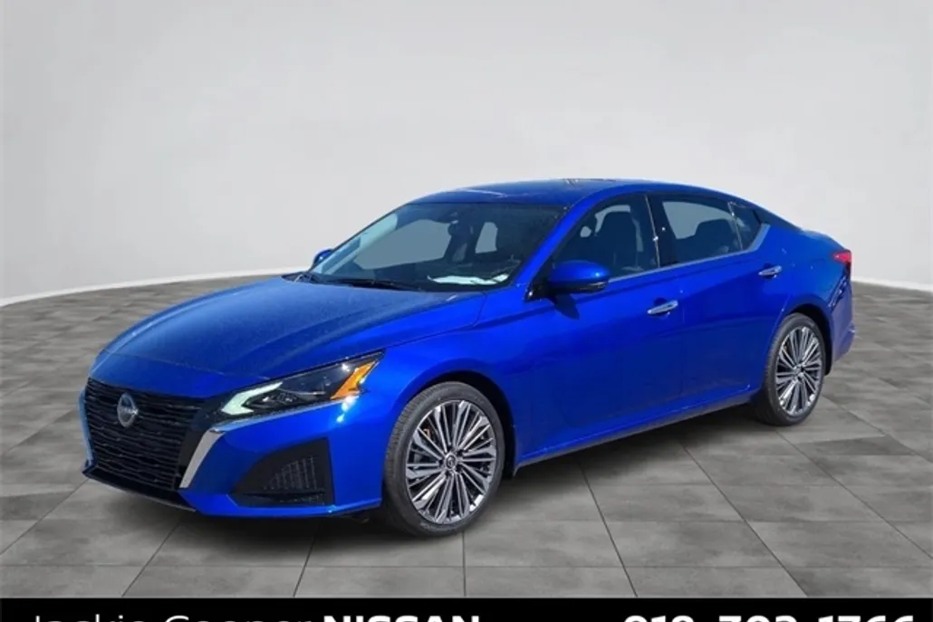 2025 Nissan Altima 2.5 SL photo 1