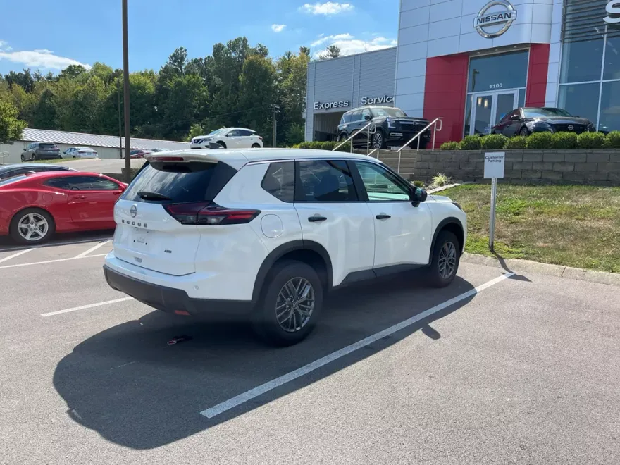 2025 Nissan Rogue S photo 1