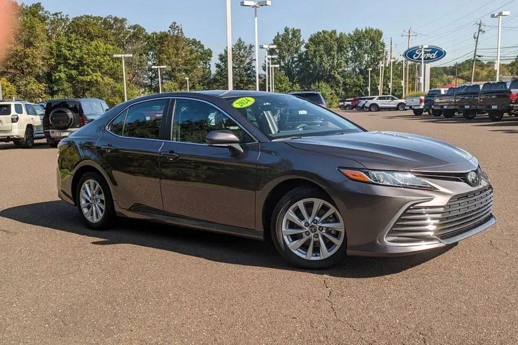 2024 Toyota Camry LE photo 1