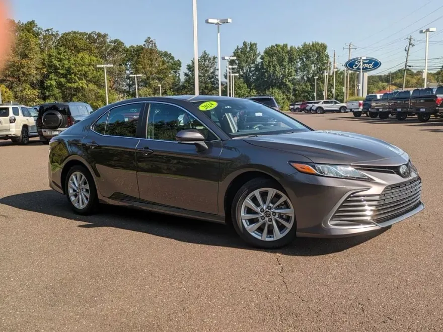 2024 Toyota Camry LE photo 1