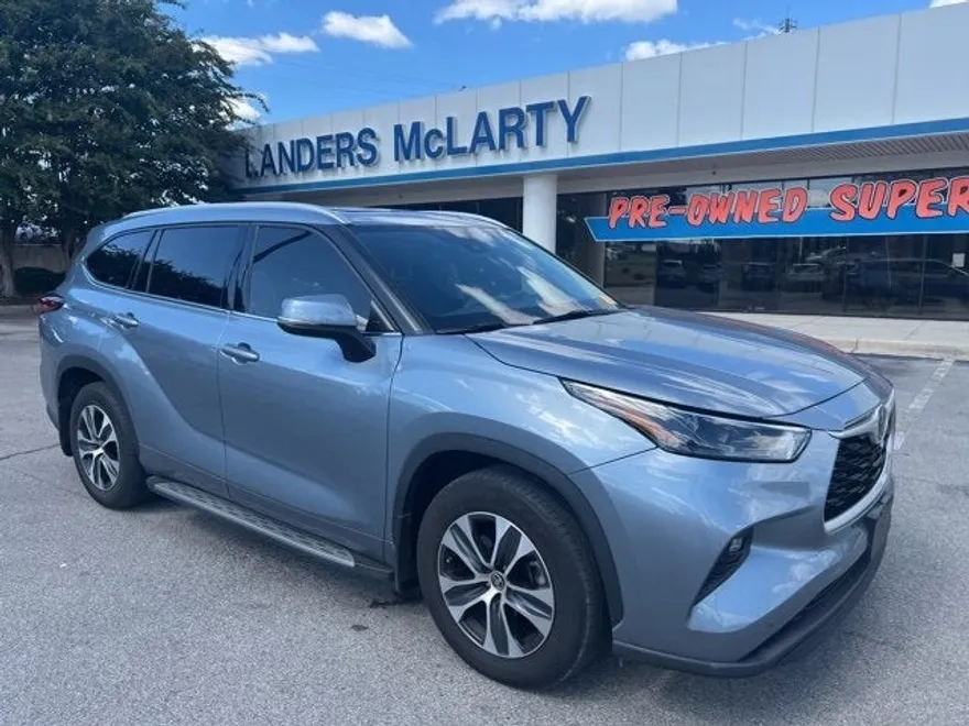 2022 Toyota Highlander XLE photo 1
