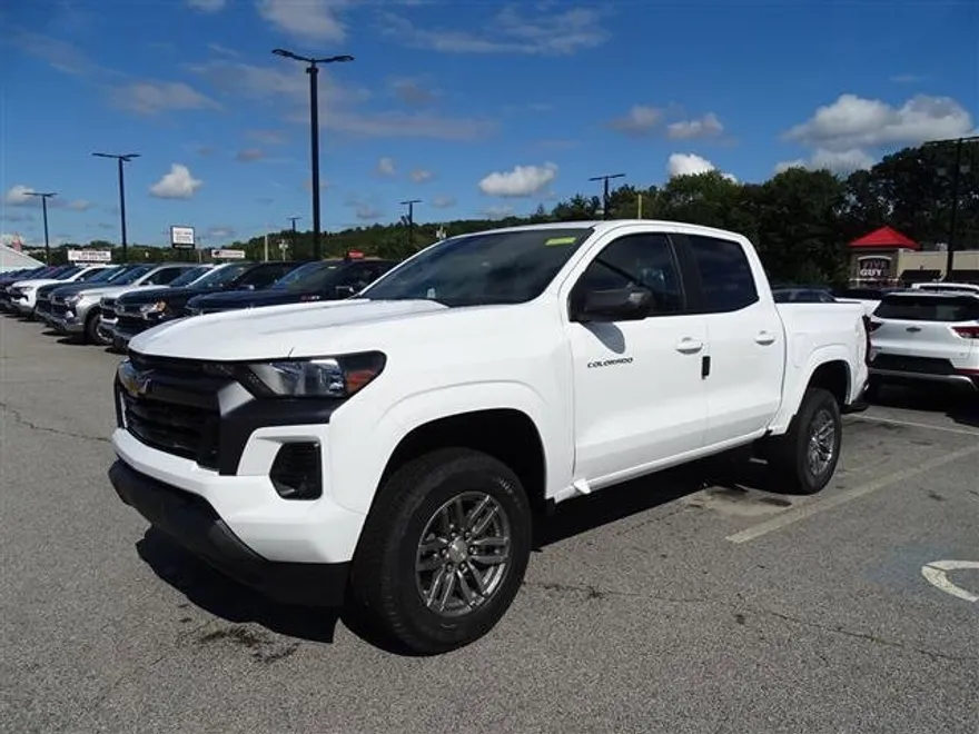 2023 Chevrolet Colorado LT photo 1