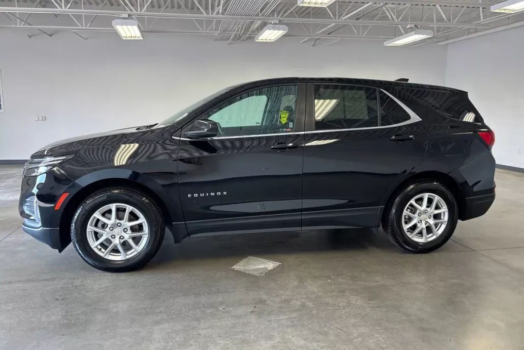 2022 Chevrolet Equinox LT photo 1