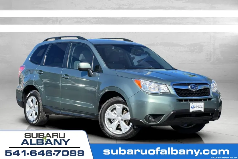 2016 Subaru Forester 2.5i Premium photo 1
