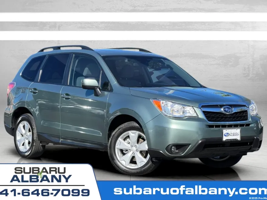 2016 Subaru Forester 2.5i Premium photo 1