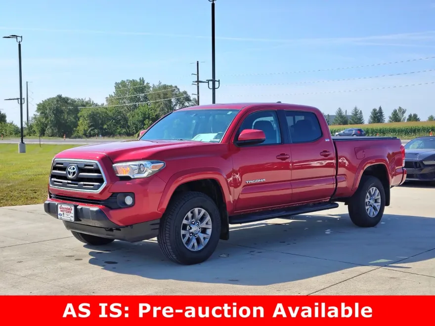 2016 Toyota Tacoma SR5 photo 1