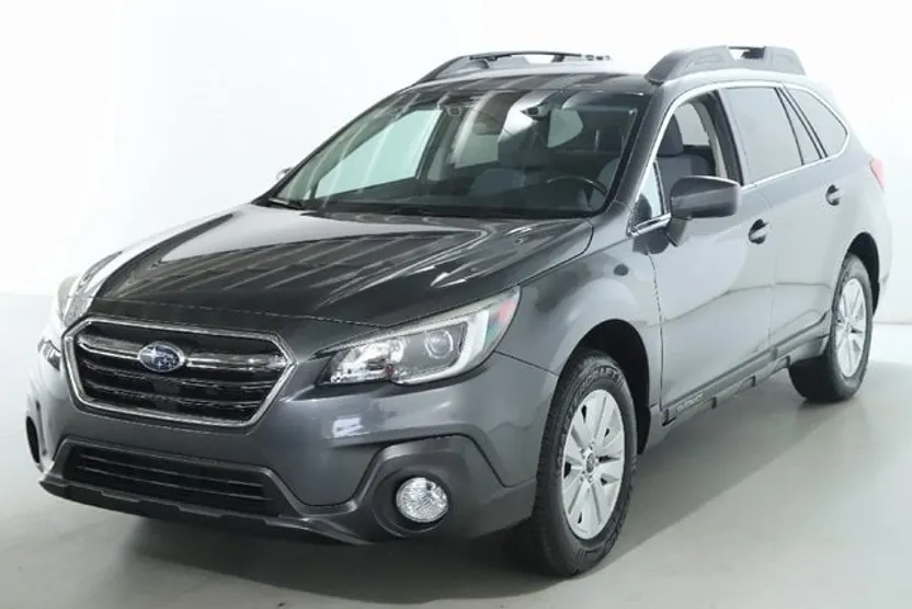 2019 Subaru Outback 2.5i Premium photo 1
