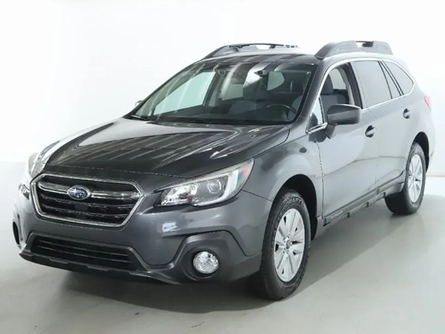 2019 Subaru Outback 2.5i Premium photo 1