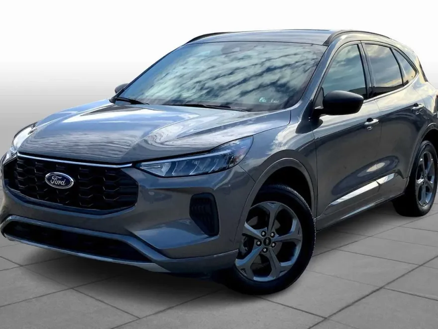 2023 Ford Escape ST-Line photo 1