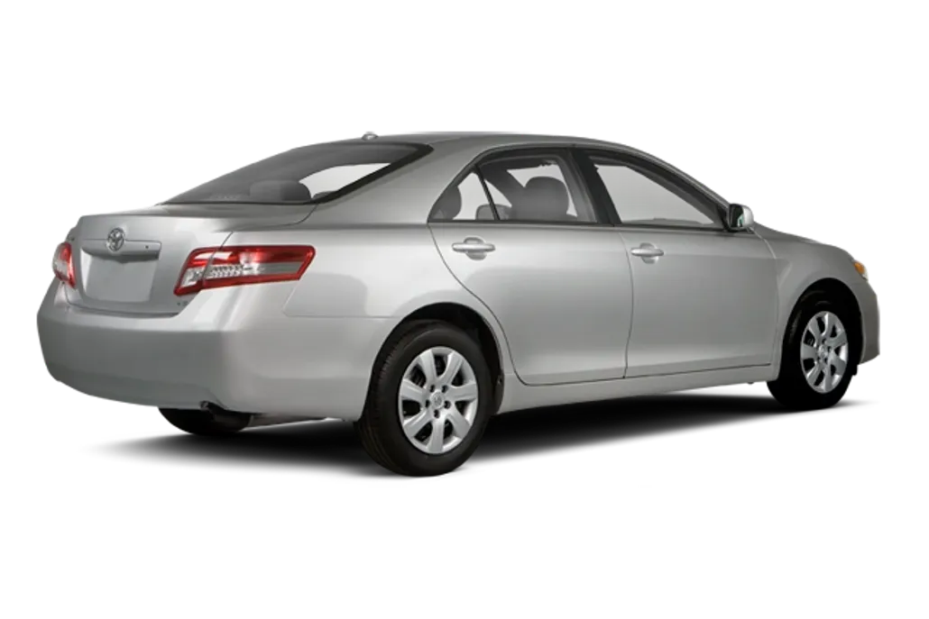 2010 Toyota Camry LE photo 1