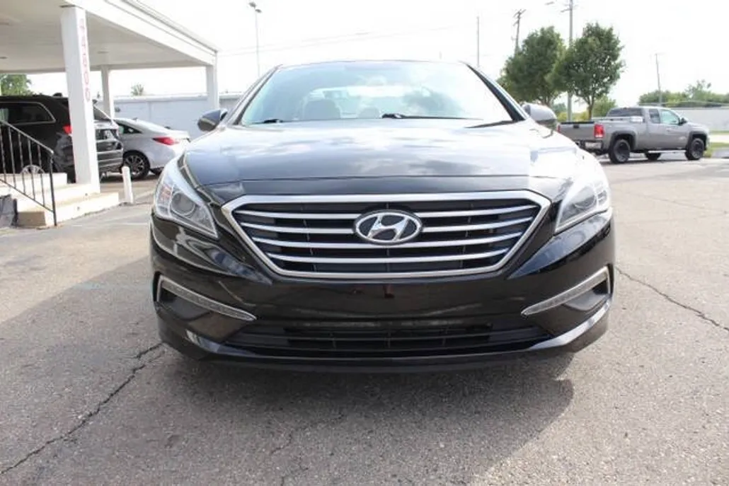 2015 Hyundai Sonata SE photo 1
