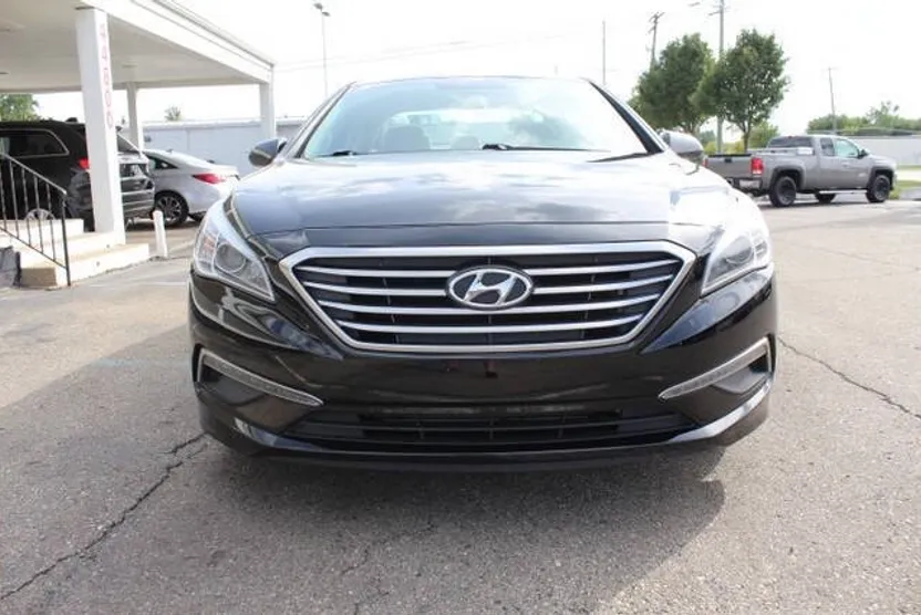 2015 Hyundai Sonata SE photo 1