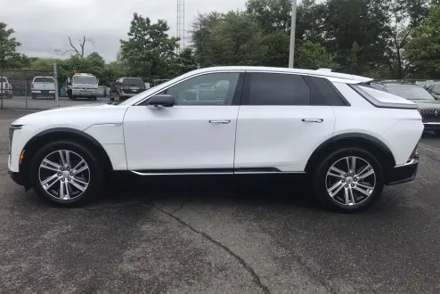2024 Cadillac Lyriq Tech photo 2