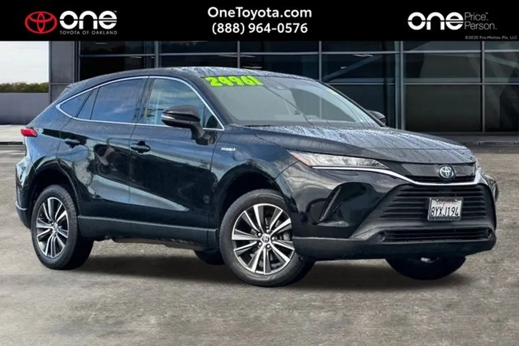 2021 Toyota Venza LE photo 1