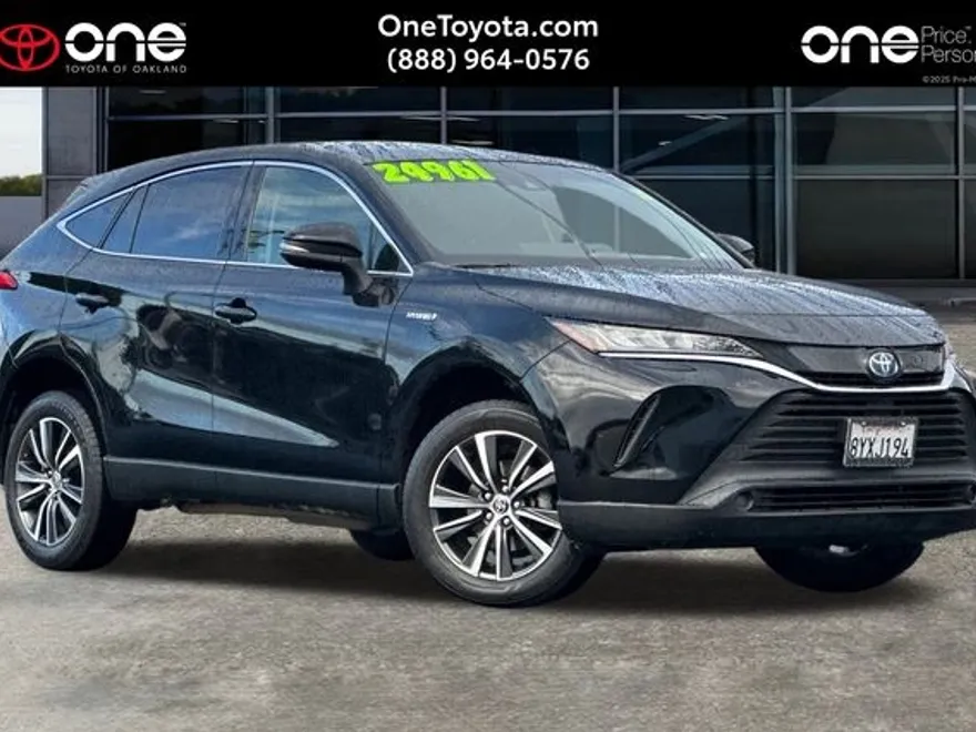 2021 Toyota Venza LE photo 1