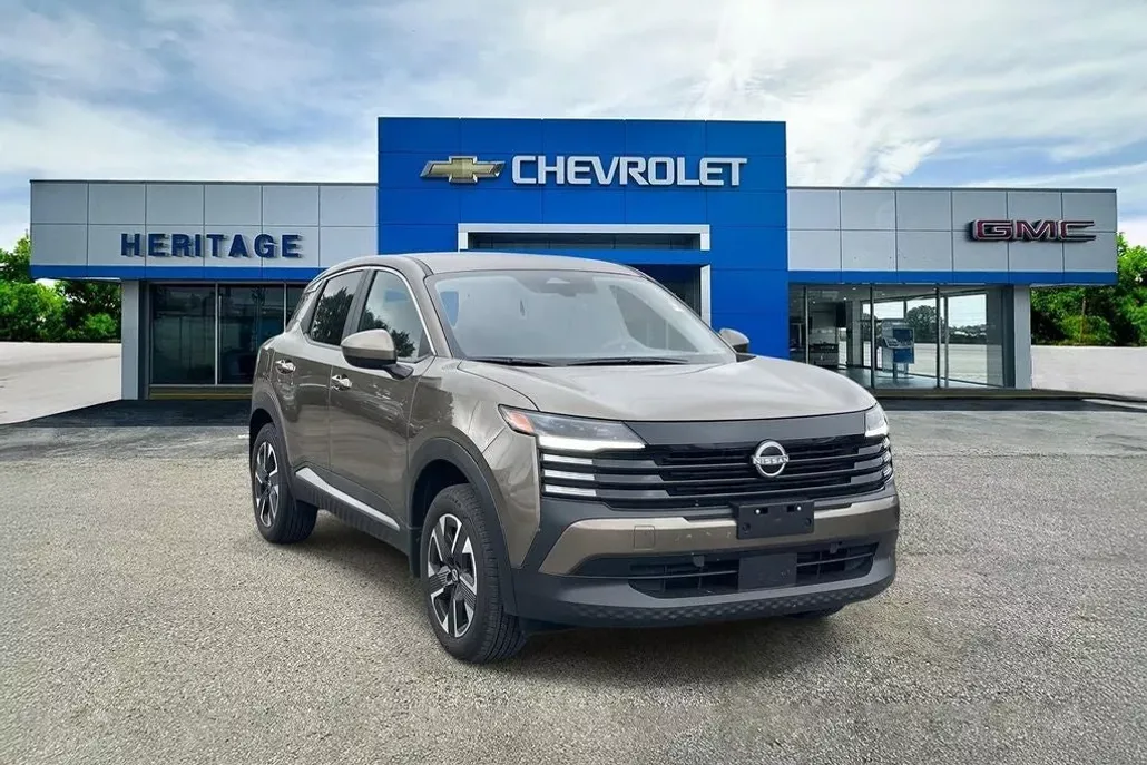 2025 Nissan Kicks SV photo 1