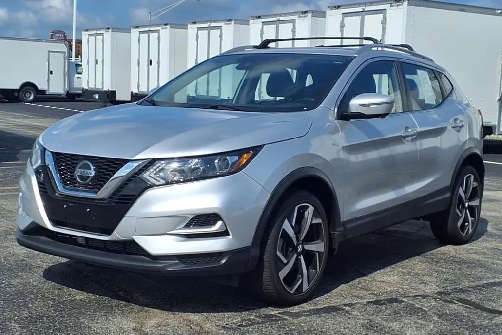2022 Nissan Rogue Sport SL photo 1