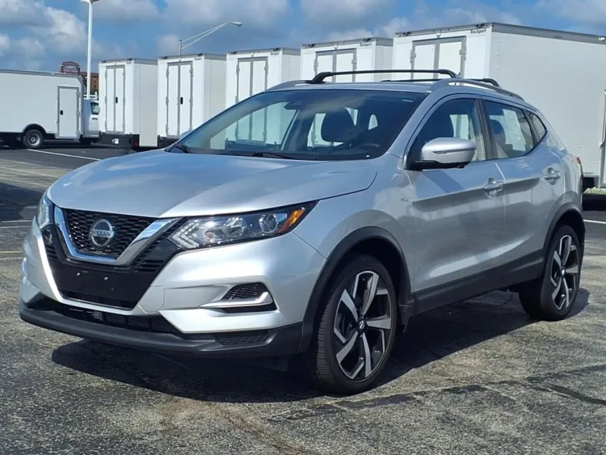 2022 Nissan Rogue Sport SL photo 1