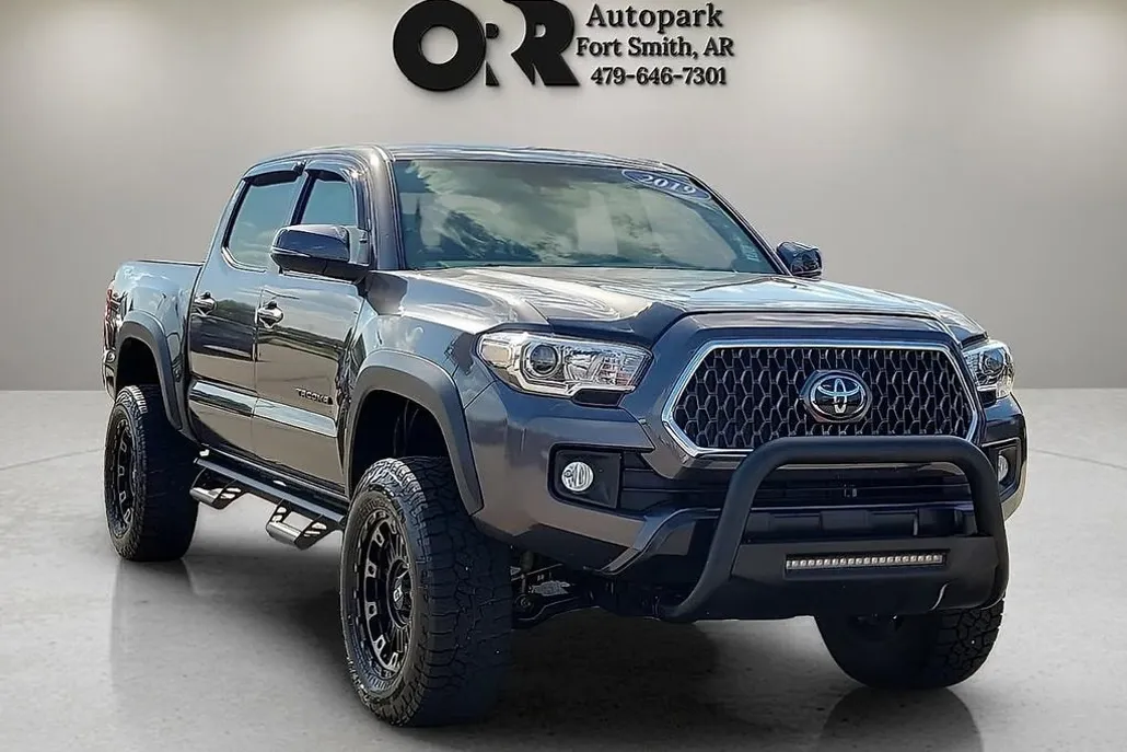 2019 Toyota Tacoma 4x4 SR Double Cab V6 photo 1