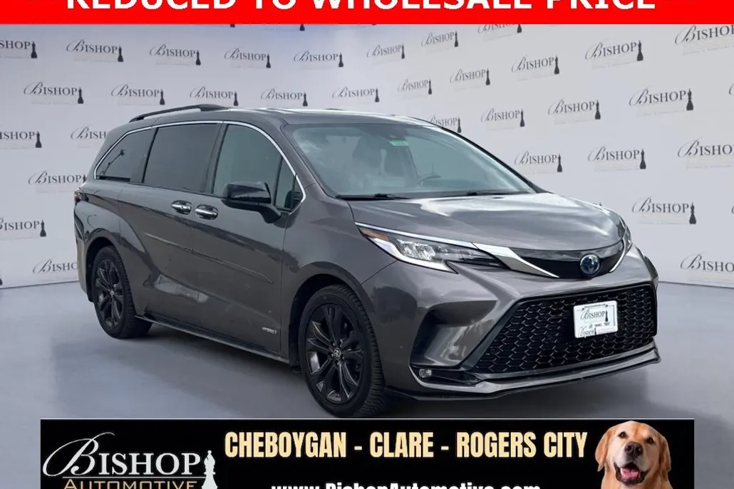2021 Toyota Sienna XSE photo 1