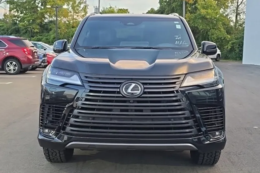 2025 Lexus LX photo 1