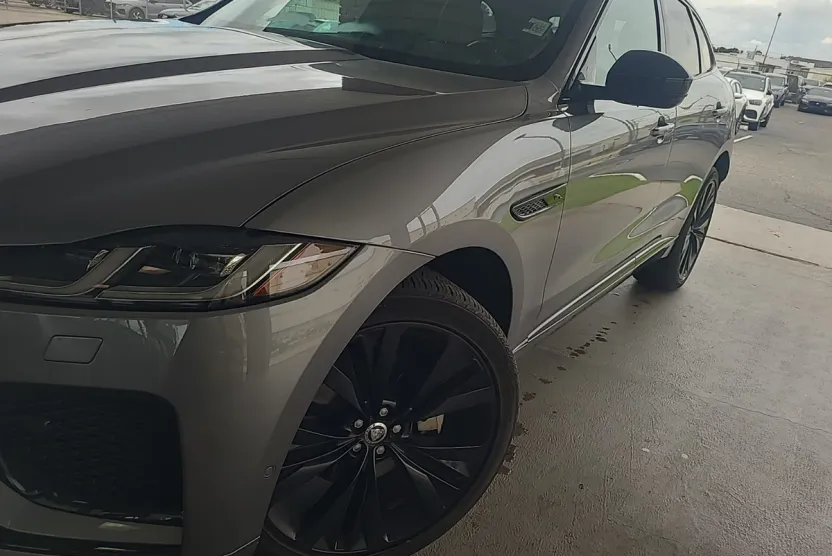 2025 Jaguar F-PACE P250 R-Dynamic S photo 1