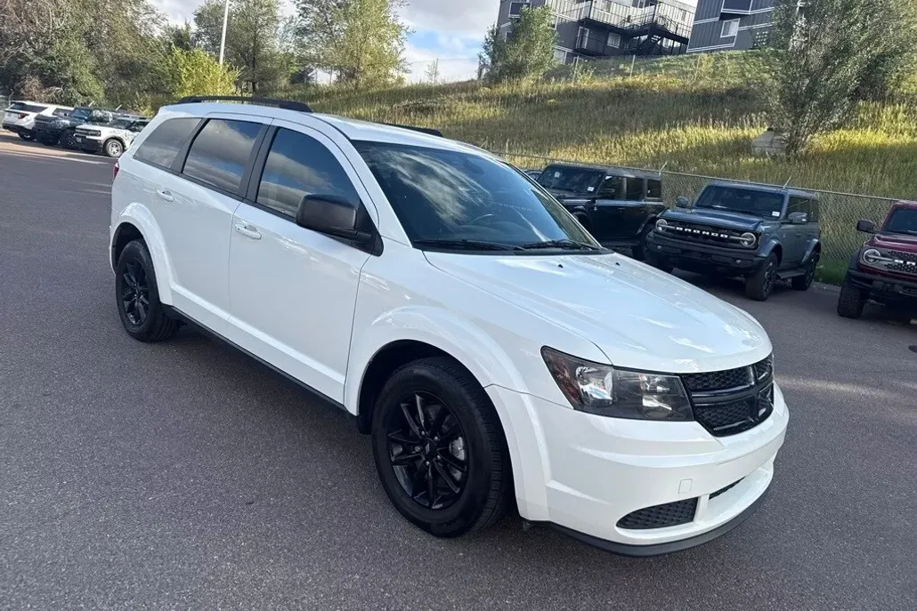 2020 Dodge Journey SE photo 1