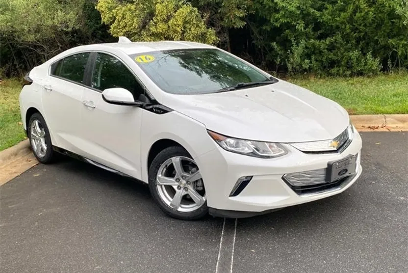 2016 Chevrolet Volt LT photo 1