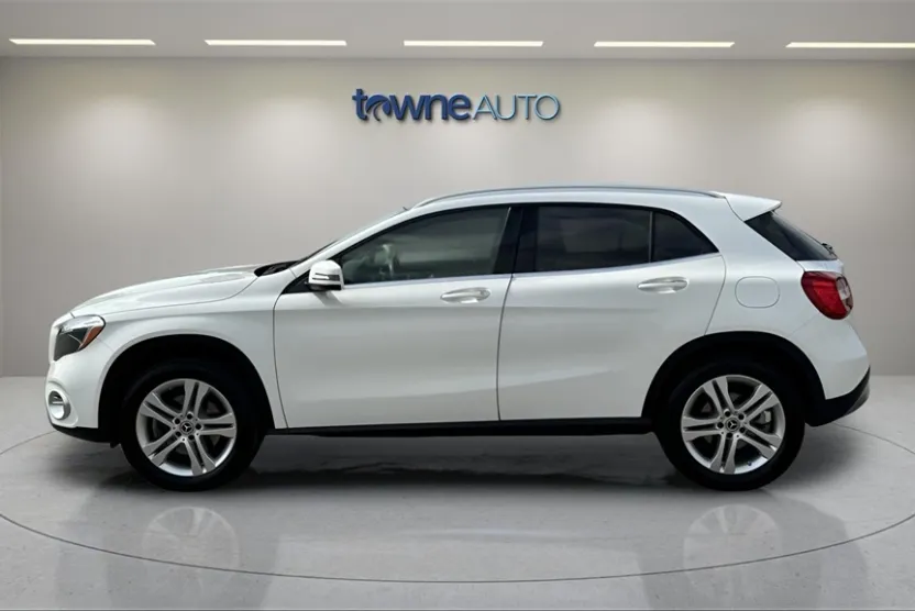 2019 Mercedes Benz GLA 250 4MATIC photo 1