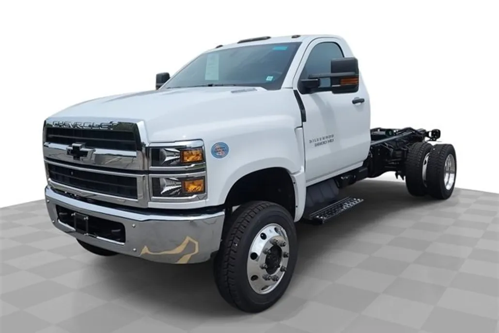 2024 Chevrolet Silverado 5500HD Work Truck photo 1