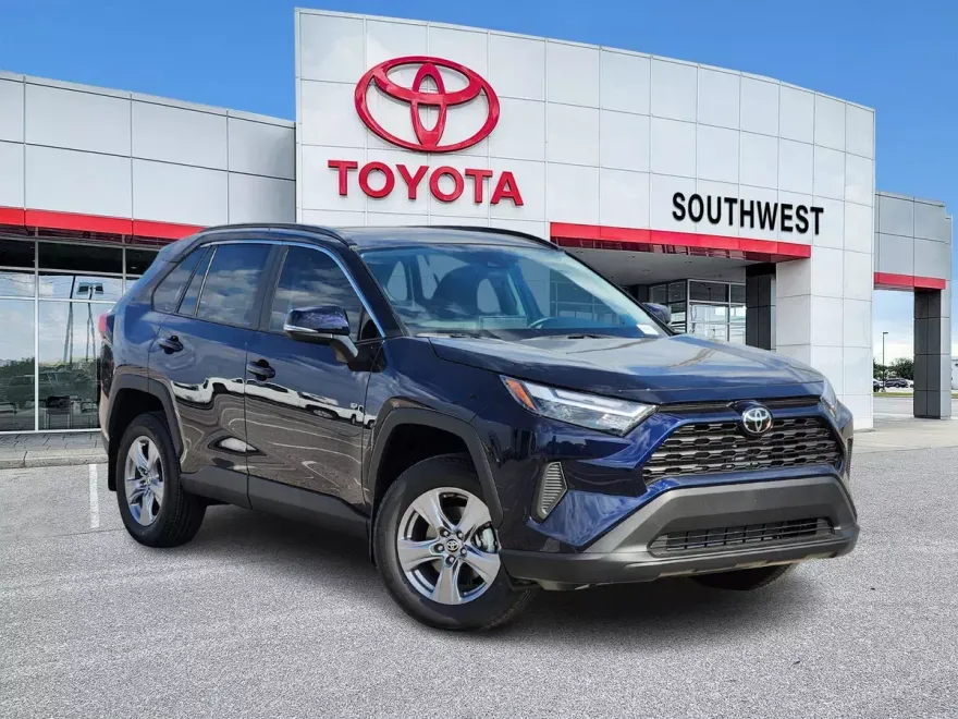 2025 Toyota RAV4 XLE photo 1