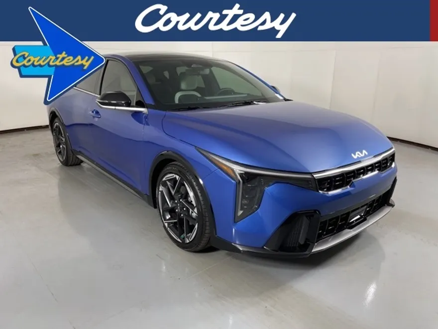 2025 Kia K4 GT-Line photo 1