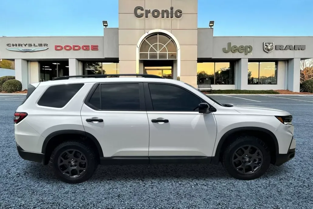2024 Honda Pilot TrailSport photo 1