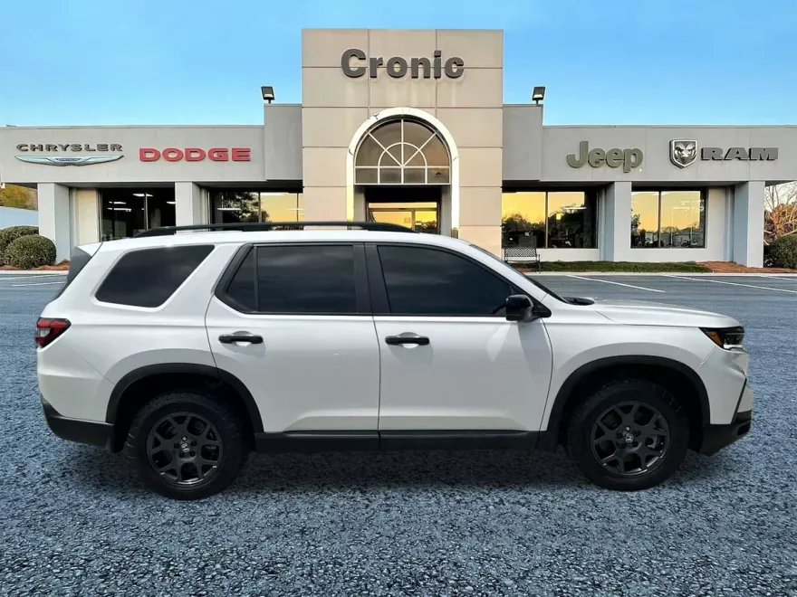 2024 Honda Pilot TrailSport photo 1