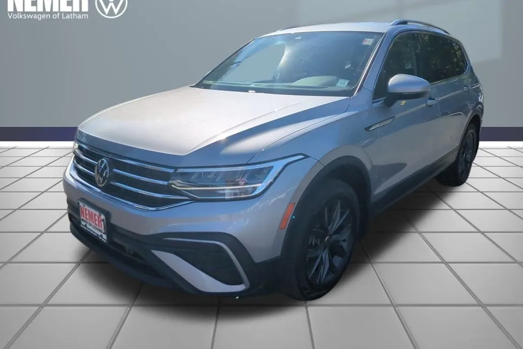 2022 Volkswagen Tiguan SE photo 1