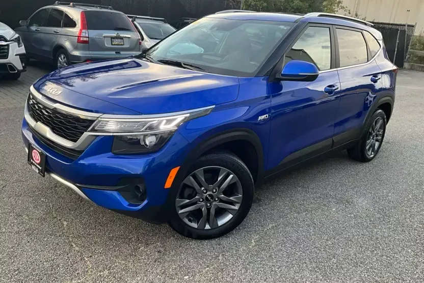 2022 Kia Seltos S photo 1