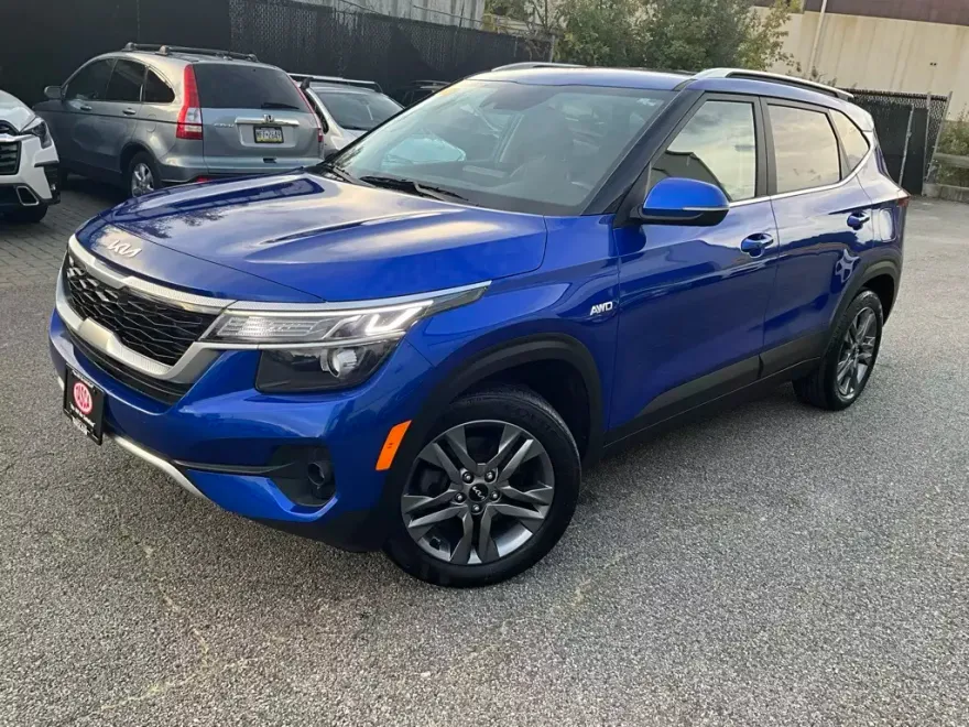 2022 Kia Seltos S photo 1