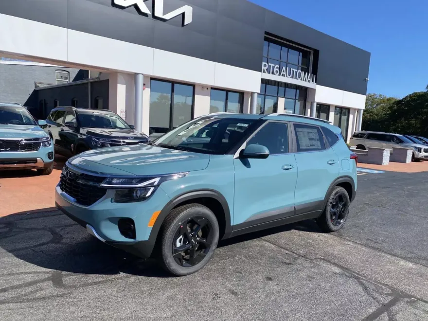 2026 Kia Seltos EX photo 1